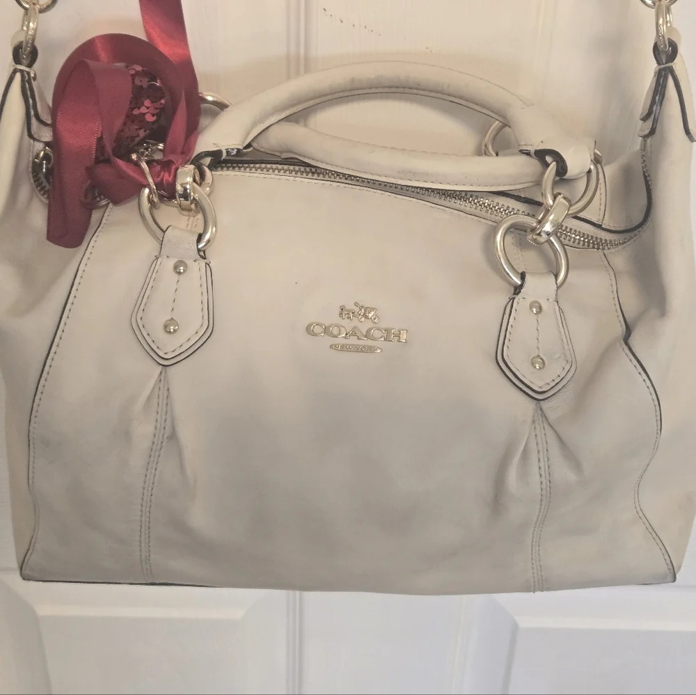 Coach White Leather Purse - Picture 3 of 16